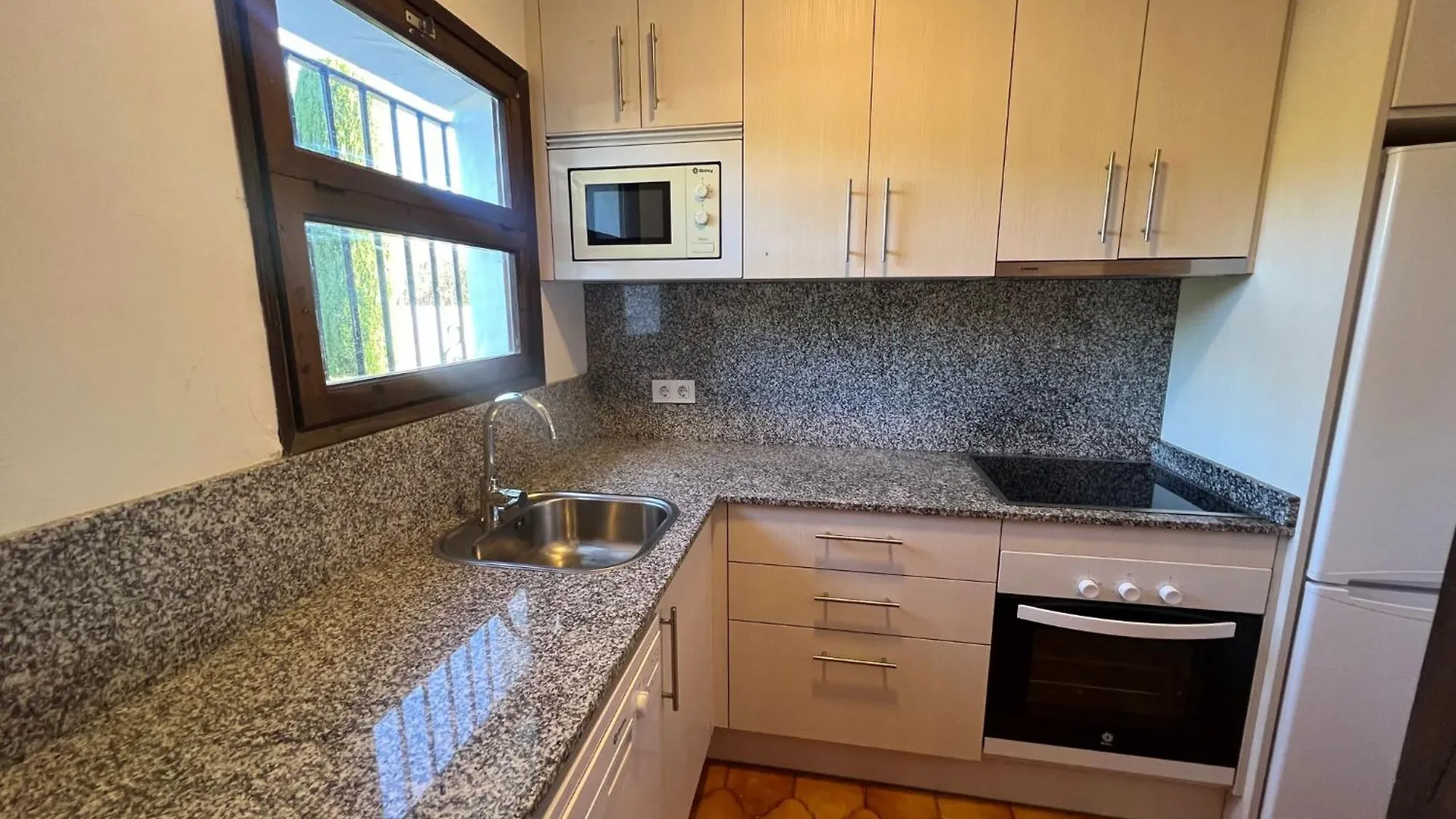 Hermitage 98 House With 3 Bedrooms レスタルティット 0*,  スペイン